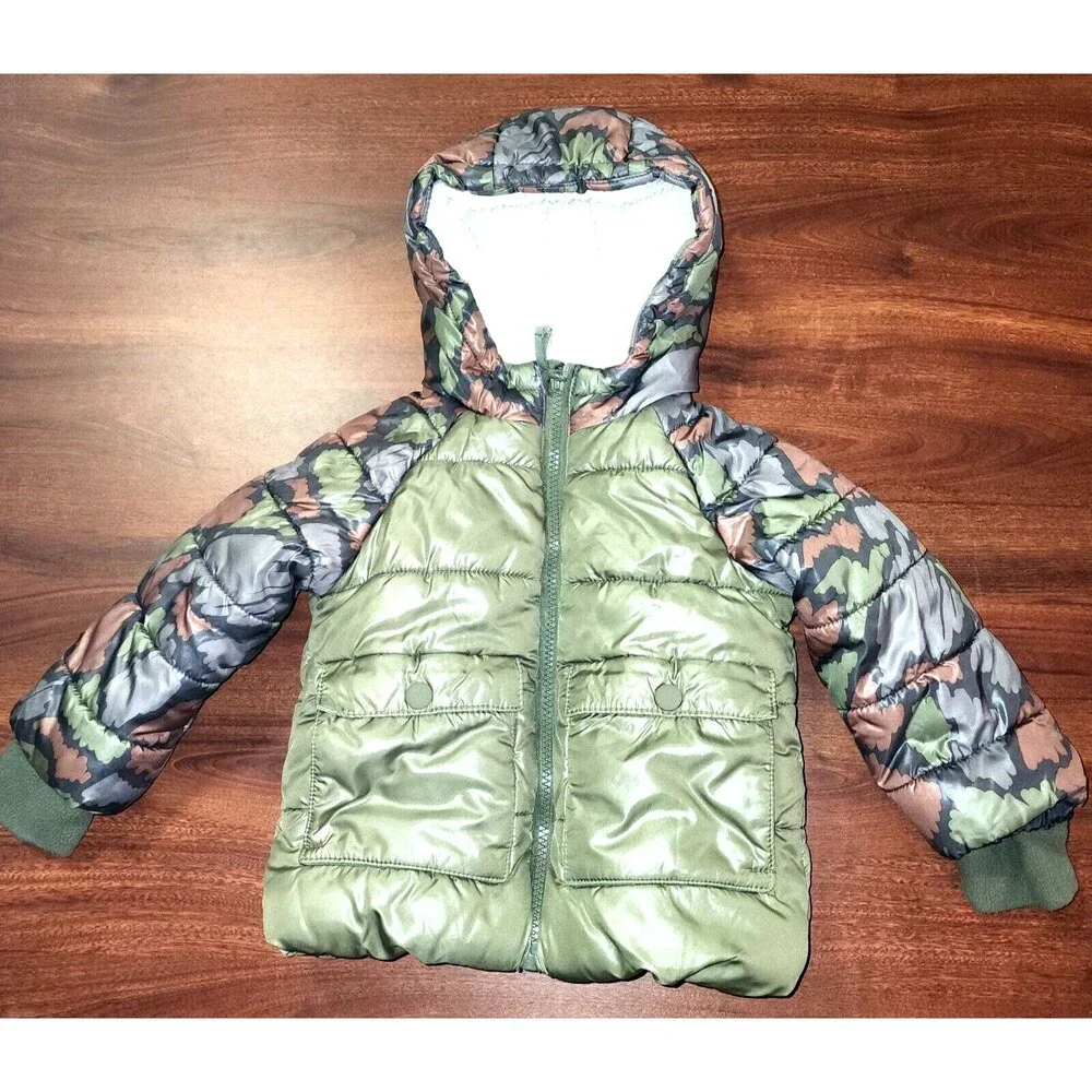 Cat & Jack Boy's Puffer Winter Coat Size 18 Month